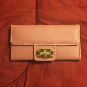 Woman’s wallet